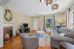 4823 N Hollywood Ave, Whitefish Bay, WI 53217 - Photo 9