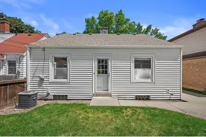 4823 N Hollywood Ave, Whitefish Bay, WI 53217 - Photo 23