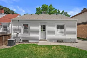4823 N Hollywood Ave, Whitefish Bay, WI 53217 - Photo 23