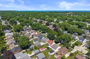 4823 N Hollywood Ave, Whitefish Bay, WI 53217 - Photo 33