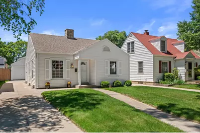 4823 N Hollywood Ave, Whitefish Bay, WI 53217 - Photo 5