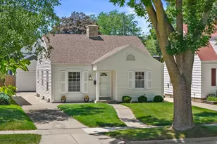 4823 N Hollywood Ave, Whitefish Bay, WI 53217 - Photo 1