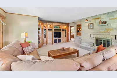 780  Michael Dr, Brookfield, WI 53045 - Photo 3