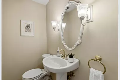 8921 N Lake Dr, Bayside, WI 53217 - Photo 25