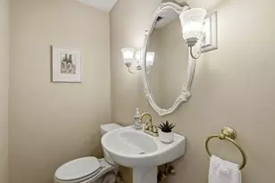 8921 N Lake Dr, Bayside, WI 53217 - Photo 25