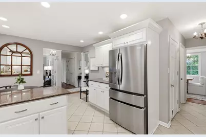 8921 N Lake Dr, Bayside, WI 53217 - Photo 19