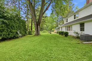 8921 N Lake Dr, Bayside, WI 53217 - Photo 37