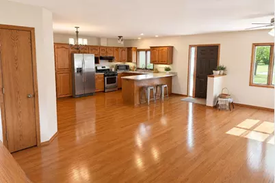 1412 N 40th St, Sheboygan, WI 53081 - Photo 3