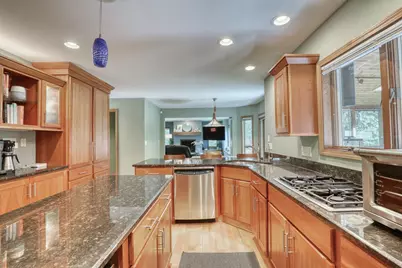 1248 N Lost Woods Rd, Summit, WI 53066 - Photo 7