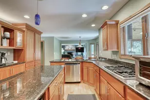 1248 N Lost Woods Rd, Summit, WI 53066 - Photo 7