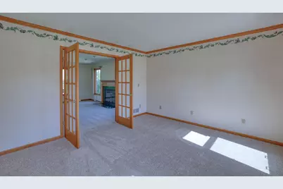 4461 S 116th St, Greenfield, WI 53228 - Photo 13