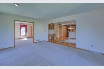4461 S 116th St, Greenfield, WI 53228 - Photo 19