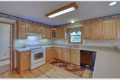 4461 S 116th St, Greenfield, WI 53228 - Photo 3