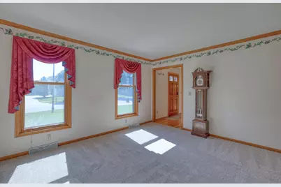 4461 S 116th St, Greenfield, WI 53228 - Photo 13