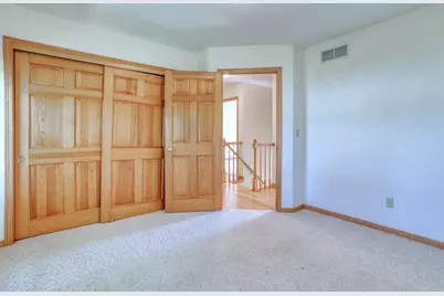4461 S 116th St, Greenfield, WI 53228 - Photo 27