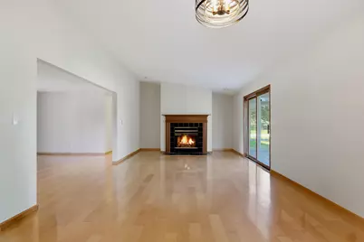 4702  Hunters Glen Dr, Sheboygan, WI 53083 - Photo 9