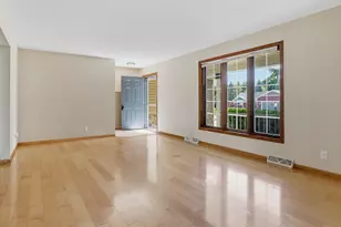 4702 Hunters Glen Dr, Sheboygan, WI 53083 - Photo 7