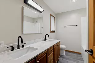 4702 Hunters Glen Dr, Sheboygan, WI 53083 - Photo 15