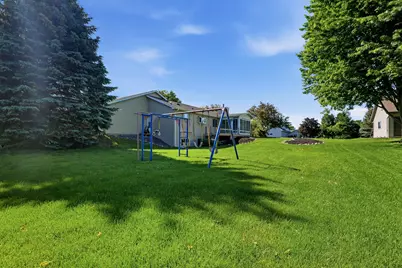 4702  Hunters Glen Dr, Sheboygan, WI 53083 - Photo 33