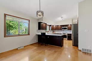 4702 Hunters Glen Dr, Sheboygan, WI 53083 - Photo 5