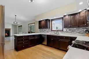 4702 Hunters Glen Dr, Sheboygan, WI 53083 - Photo 3