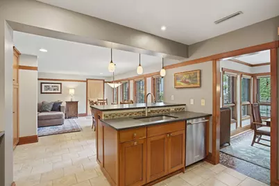 3934 N Harcourt Pl, Shorewood, WI 53211 - Photo 13
