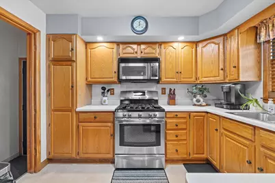 2320  51st St, Kenosha, WI 53140 - Photo 9