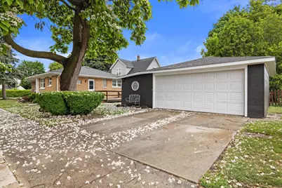 2320  51st St, Kenosha, WI 53140 - Photo 3