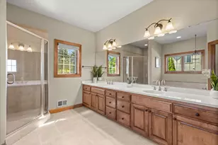W218N5466 Taylors Woods Dr, Menomonee Falls, WI 53051 - Photo 27