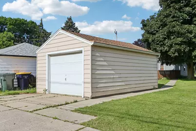 2546 S 99th St, West Allis, WI 53227 - Photo 33