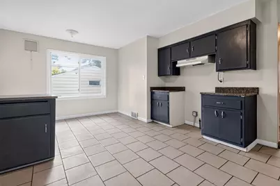 7107 W Beckett Ave, Milwaukee, WI 53216 - Photo 15