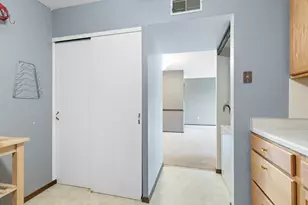 3609 N Tucker Pl, Milwaukee, WI 53222 - Photo 7