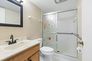 3609 N Tucker Pl, Milwaukee, WI 53222 - Photo 9