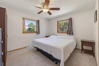 4656 N 118th St, Wauwatosa, WI 53225 - Photo 9