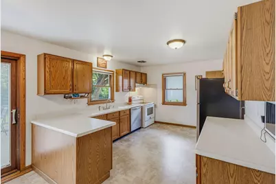 4656 N 118th St, Wauwatosa, WI 53225 - Photo 5