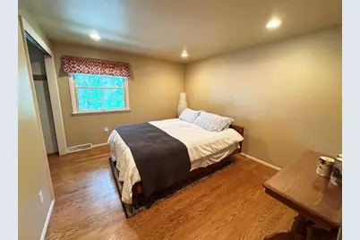 1513  Greenway Ter, Waukesha, WI 53186 - Photo 25