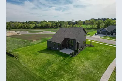 8358  Cove Ct, Racine, WI 53406 - Photo 3