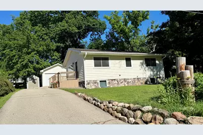 38  Oakwood St, Williams Bay, WI 53191 - Photo 1