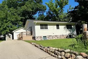 38 Oakwood St, Williams Bay, WI 53191 - Photo 1