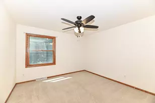 30906 Pleasant View Dr, Racine, WI 53185 - Photo 33