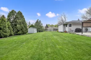 6846 S Juniper Ct, Oak Creek, WI 53154 - Photo 43