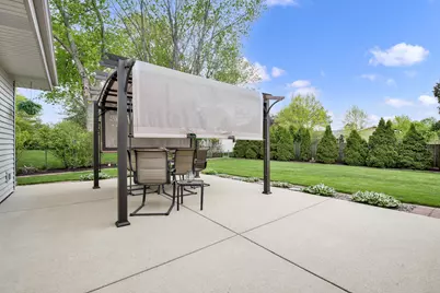 6846 S Juniper Ct, Oak Creek, WI 53154 - Photo 41