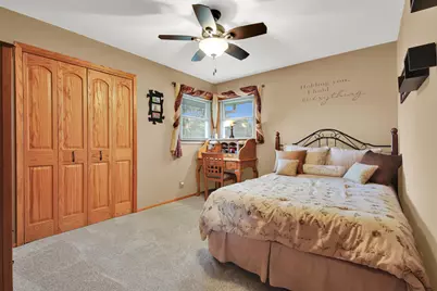 6846 S Juniper Ct, Oak Creek, WI 53154 - Photo 25