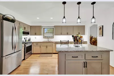 6846 S Juniper Ct, Oak Creek, WI 53154 - Photo 15