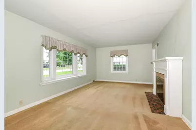 6701 W Howard Ave, Milwaukee, WI 53220 - Photo 7