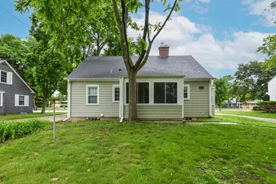 6701 W Howard Ave, Milwaukee, WI 53220 - Photo 29