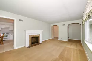 6701 W Howard Ave, Milwaukee, WI 53220 - Photo 9