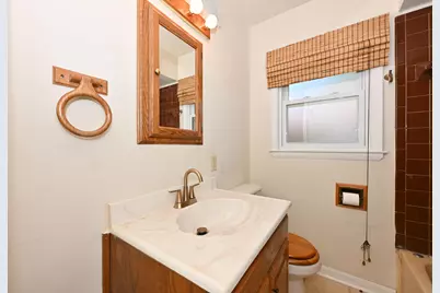 4672 N 69th St, Milwaukee, WI 53218 - Photo 9