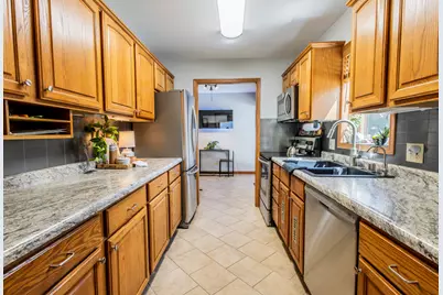 33197 S Lakeshore Dr, Burlington, WI 53105 - Photo 5