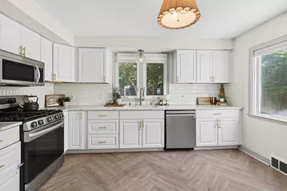 4100 N Ardmore Ave, Shorewood, WI 53211 - Photo 9